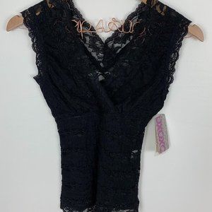 New XOXO Double V-Neck Lace Top - M